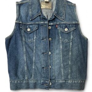 Levi’s Denim Vest Medium Blue Trucker Jean Jacket